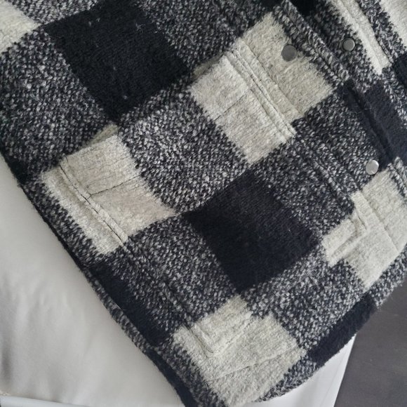 H&M Shaket - Picture 3 of 5